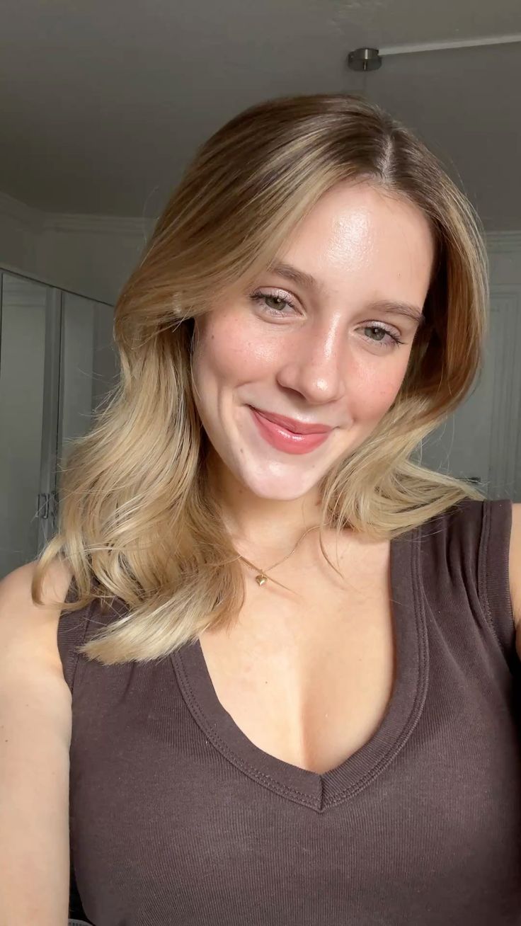 files/From_KlickPin_CF_Selfie___Blonde_highlights_Blonde_Balayage.jpg